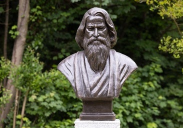 Por qué hay una estatua de un escritor indio en Valladolid