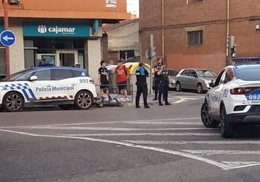 Circula en patinete eléctrico con otro de la mano y admite que es robado
