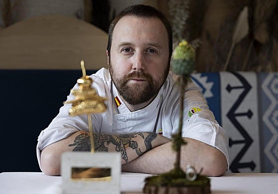 Juan Carlos Jiménez posa con Principino, el pincho de oro de este año.