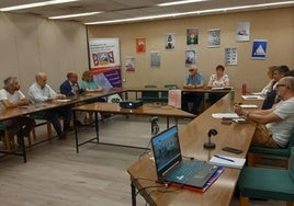 Participantes en la Mesa Vecinal de la Vivienda, organizada por la federación Antonio Machado, y que contó también con la participación de entidades a través de Internet.
