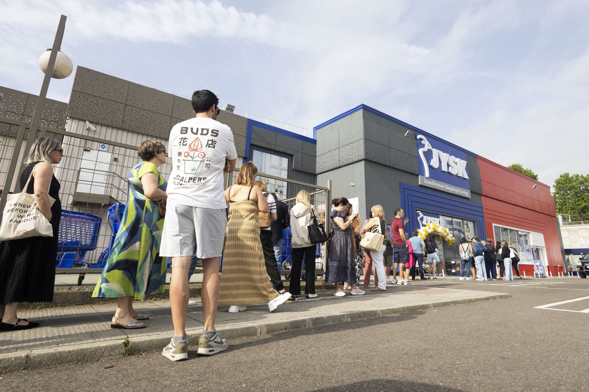 Las fotos de la inauguración de la tienda de la cadena Jysk en Valladolid