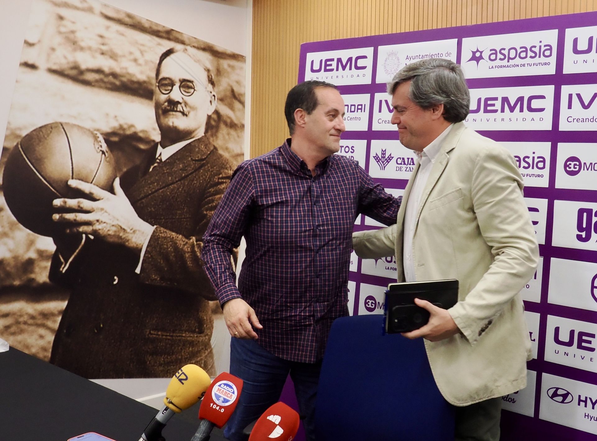 La despedida de Pepe Catalina del CBC Valladolid, en imágenes