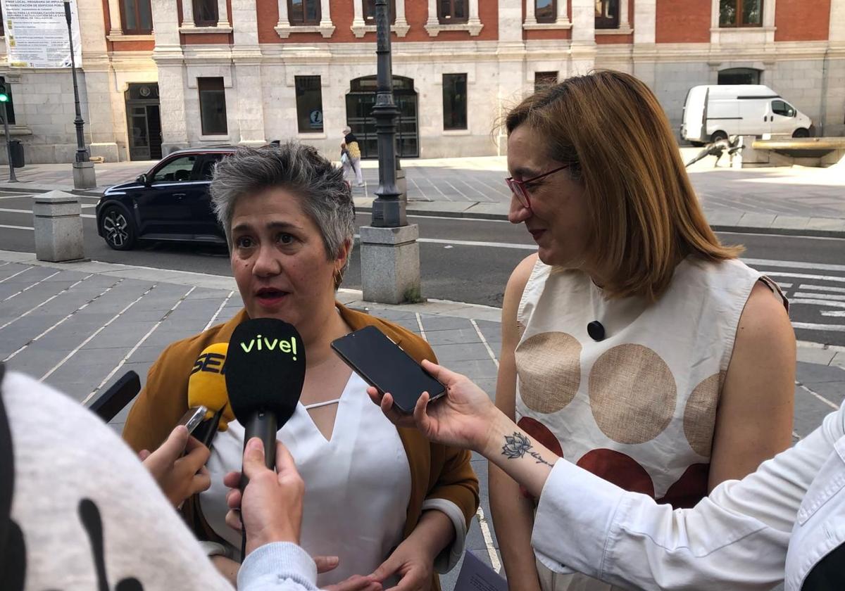 Cristina Colino (izquierda), este viernes junto a Rocío Anguita.