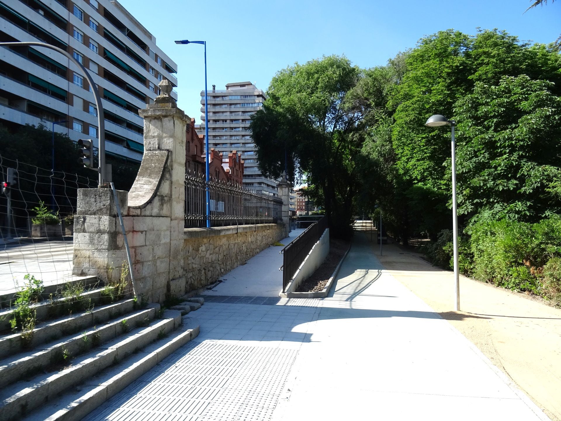 Las obras del carril bici de Isabel la Católica, en imágenes