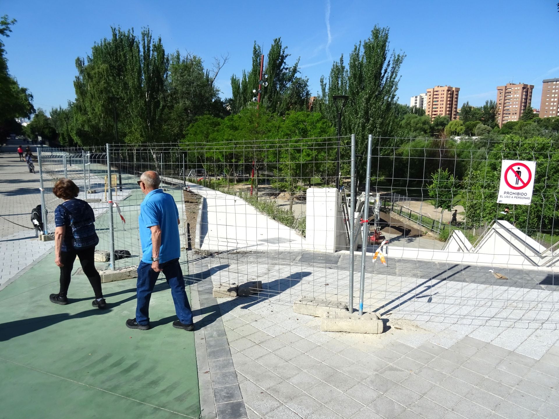 Las obras del carril bici de Isabel la Católica, en imágenes