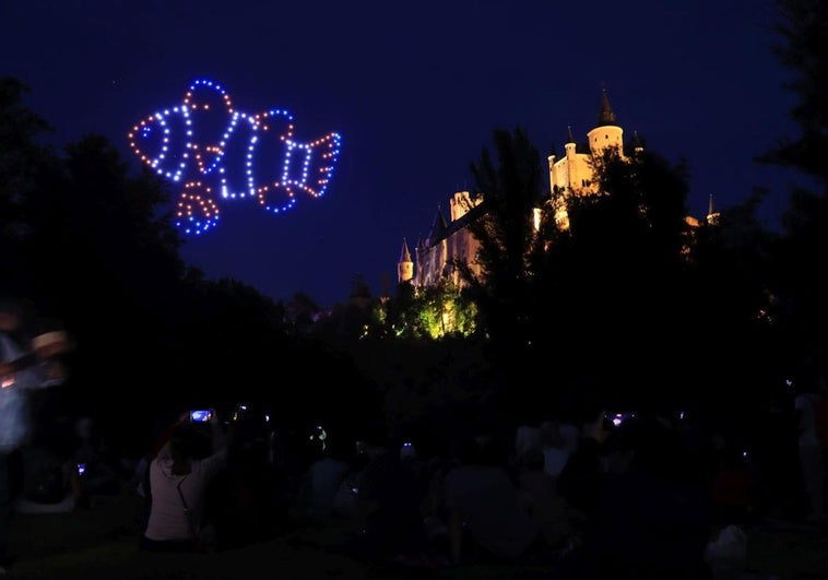 El espectáculo de drones por el Picnic Day, en imágenes