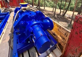 Una de las bombas de impulsión llegadas este lunes a Puente Alta.