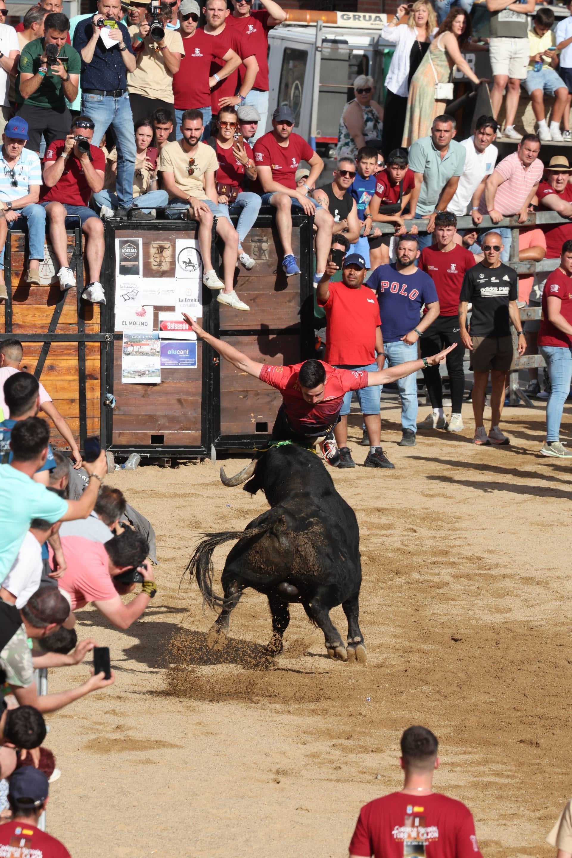 Las imágenes de la espectacular cogida en el encierro de Medina
