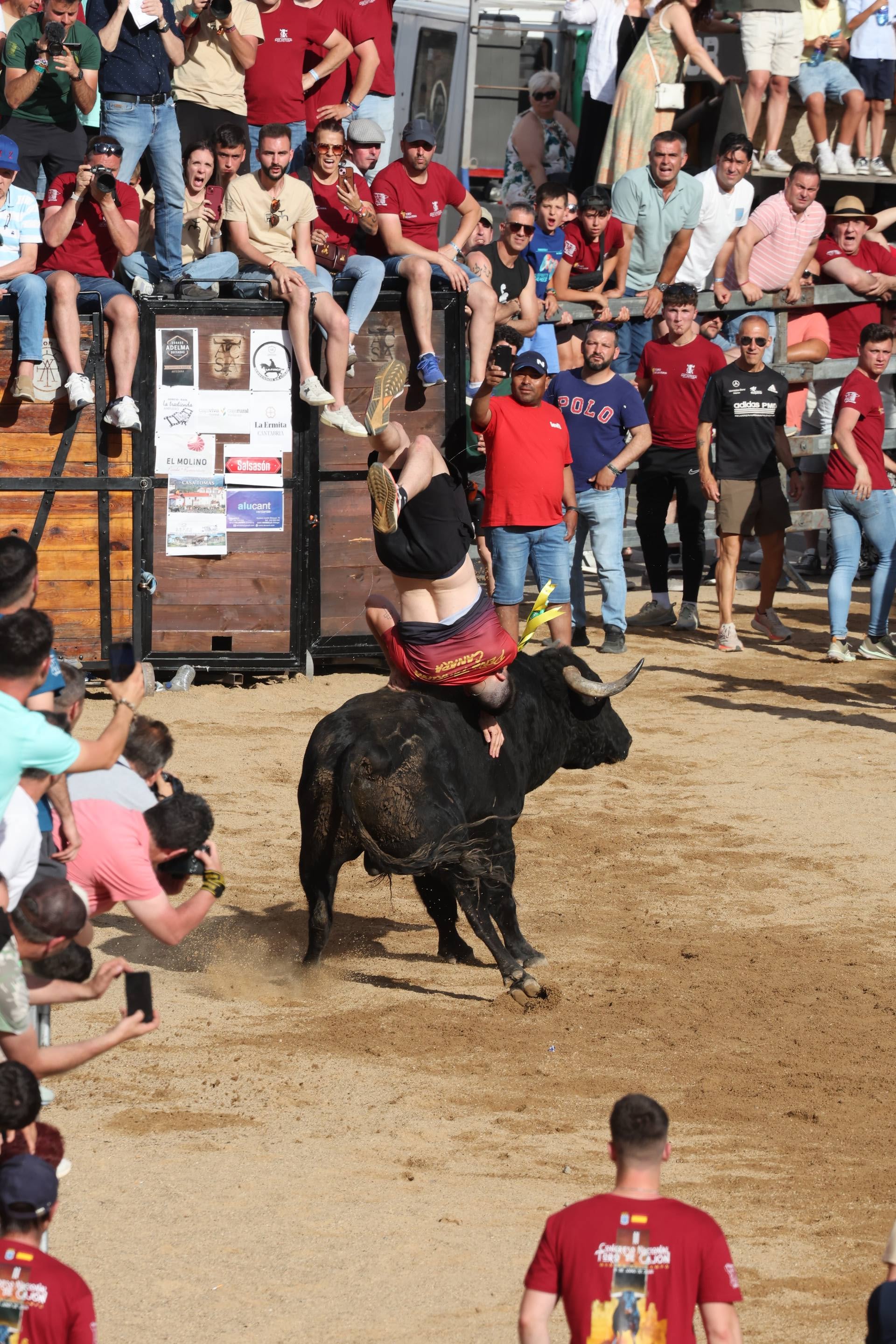 Las imágenes de la espectacular cogida en el encierro de Medina