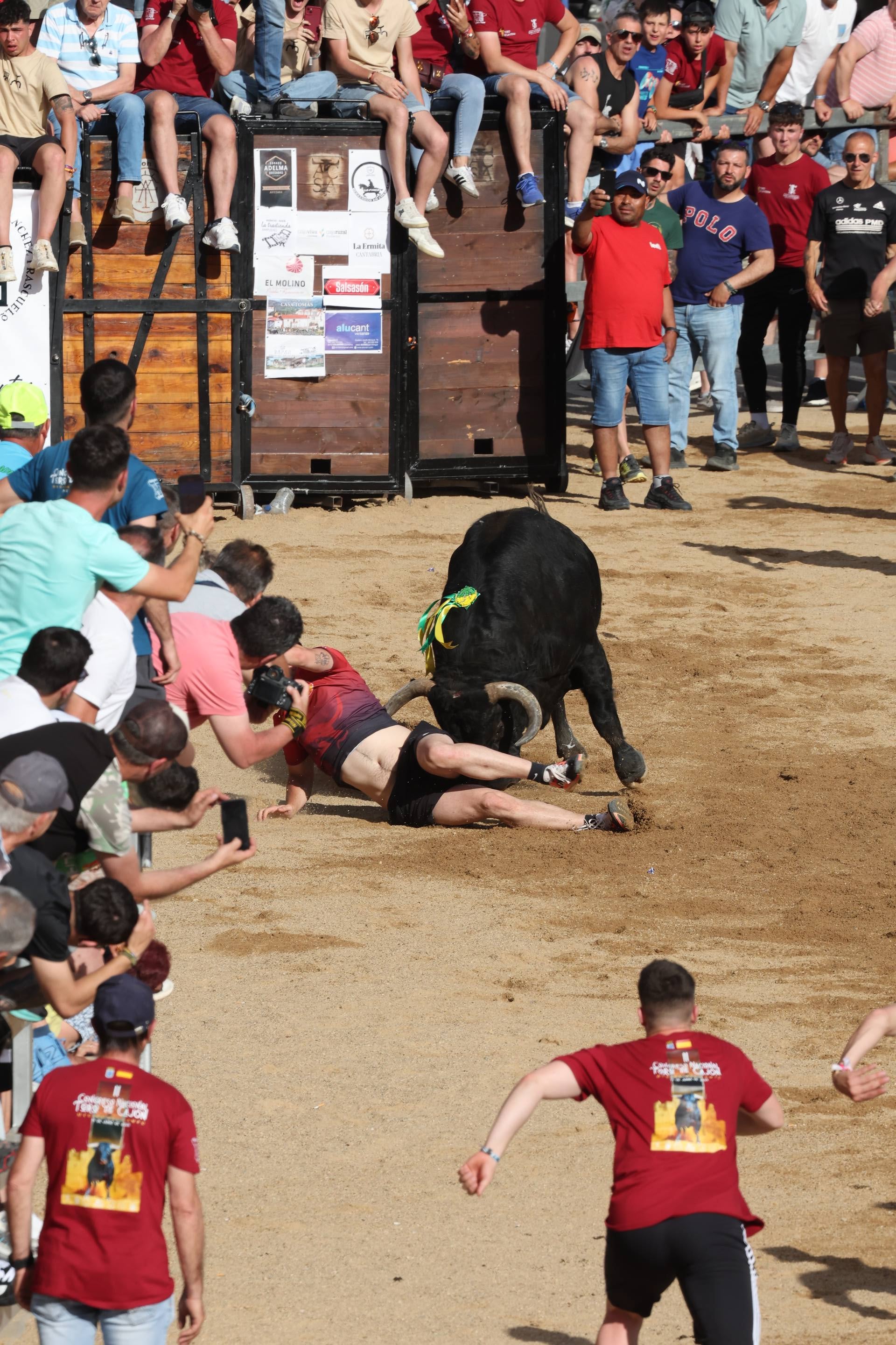 Las imágenes de la espectacular cogida en el encierro de Medina
