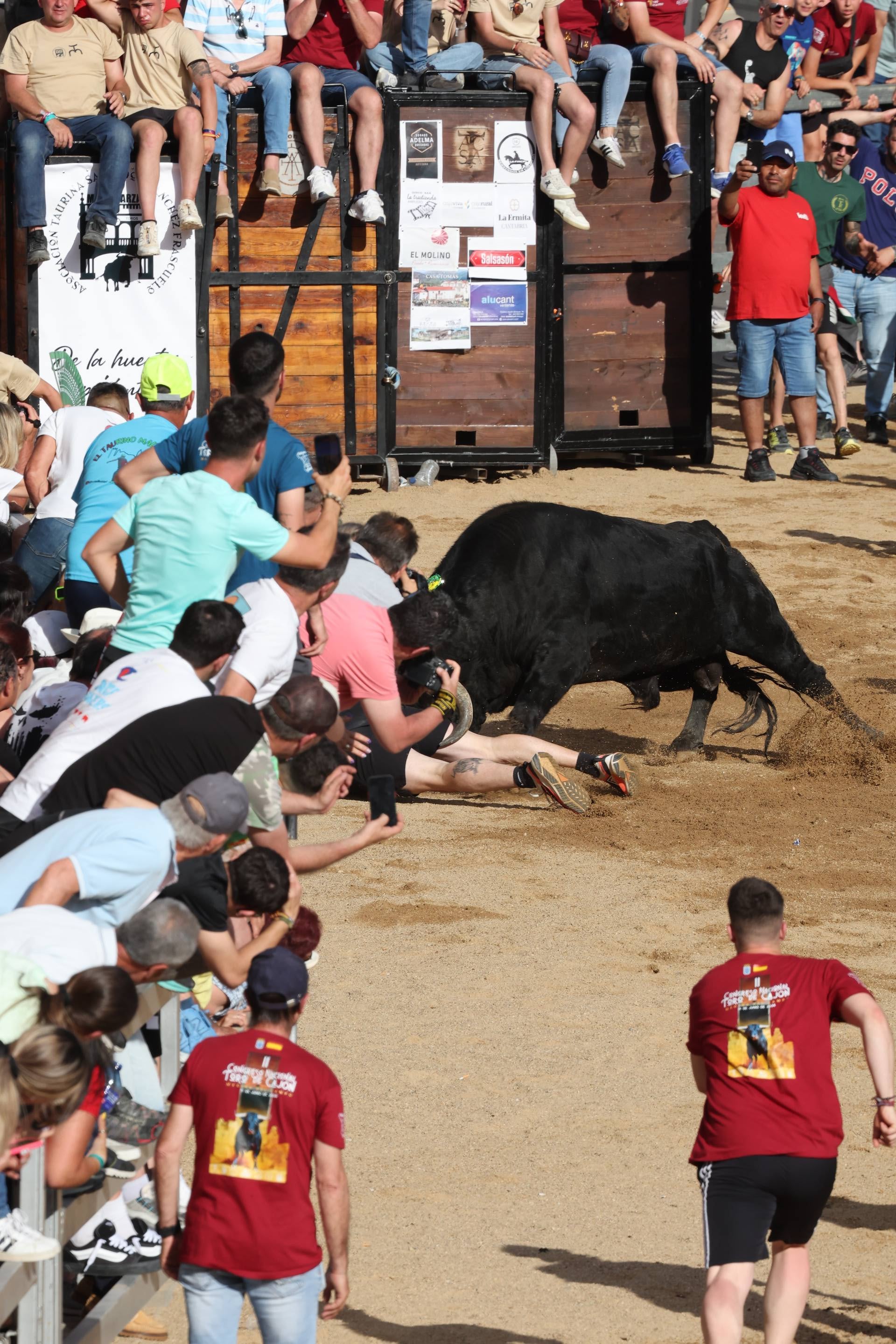 Las imágenes de la espectacular cogida en el encierro de Medina