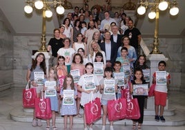 Ganadores, organizadores y patrocinadores, ayer en la Casa Consistorial.