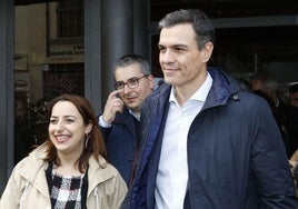 Miriam Andrés, con el presidente del Gobierno en una visita a Palencia en abril de 2019.