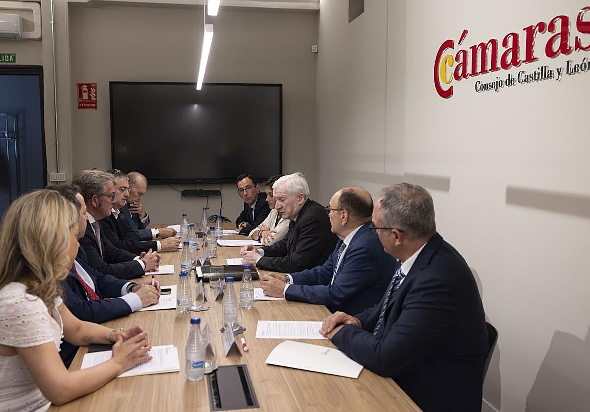 Reunión de las Cámaras de Comercio, este martes para mostrar su rechazo a la supresión de paradas de AVE.