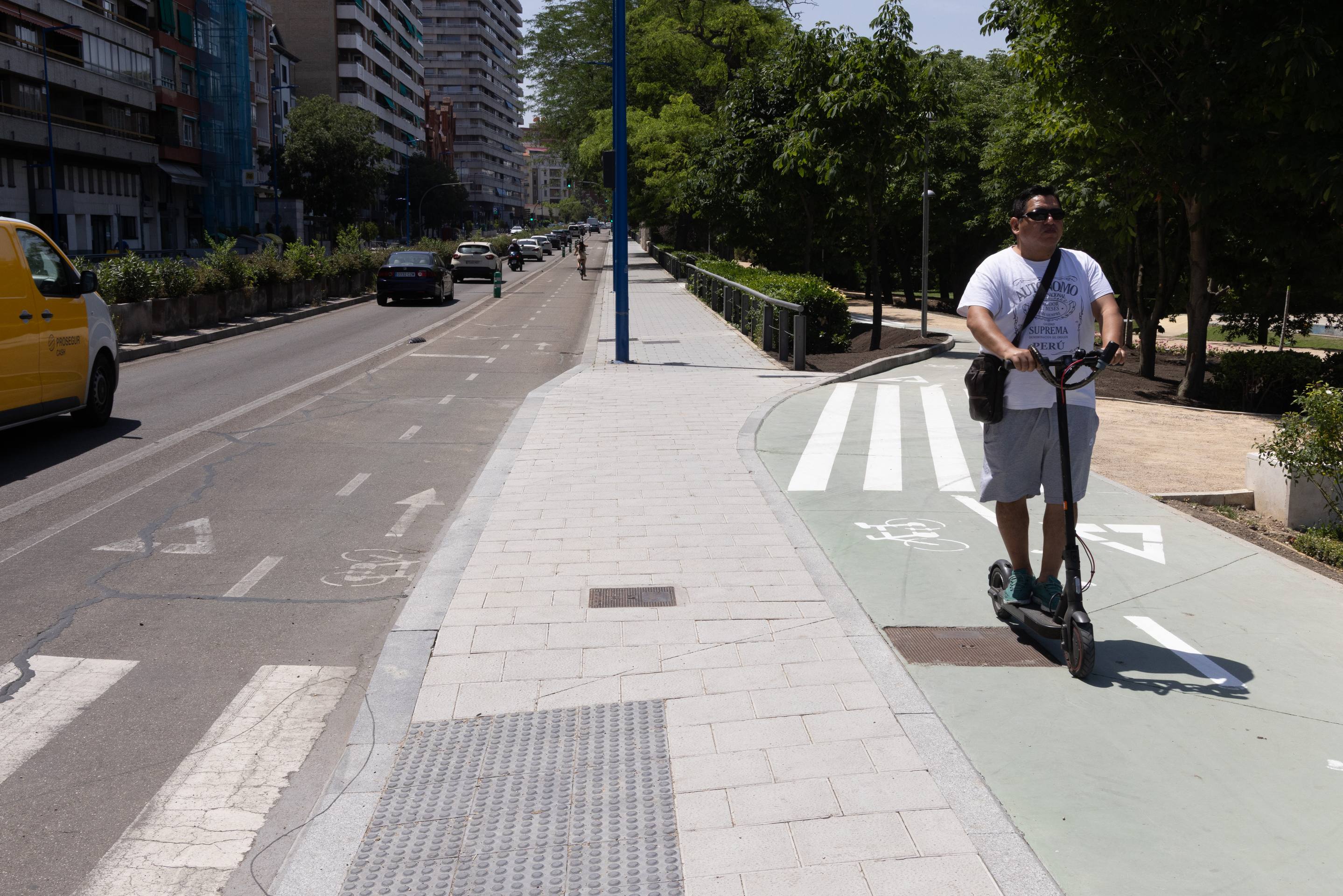La inauguración del nuevo carril bici de Isabel la Católica, en imágenes