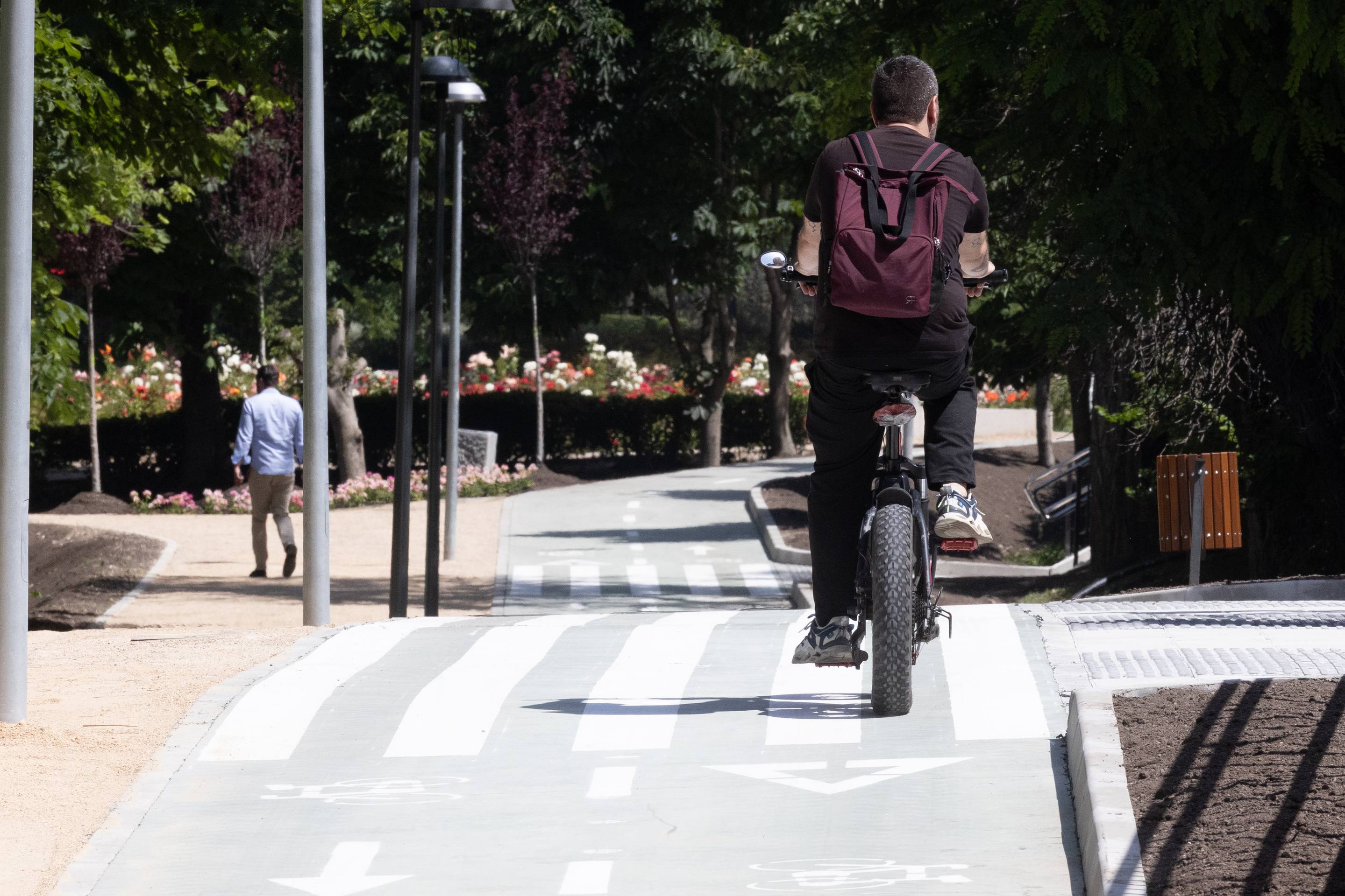 La inauguración del nuevo carril bici de Isabel la Católica, en imágenes
