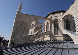 Tejado de la Catedral de Palencia con los contrafuertes y el ábside.