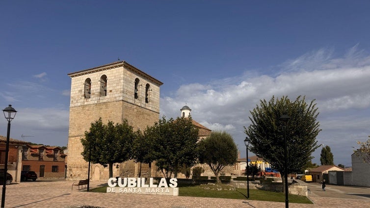 Plaza nueva e iglesia Nuestra Señora de la Asunción.