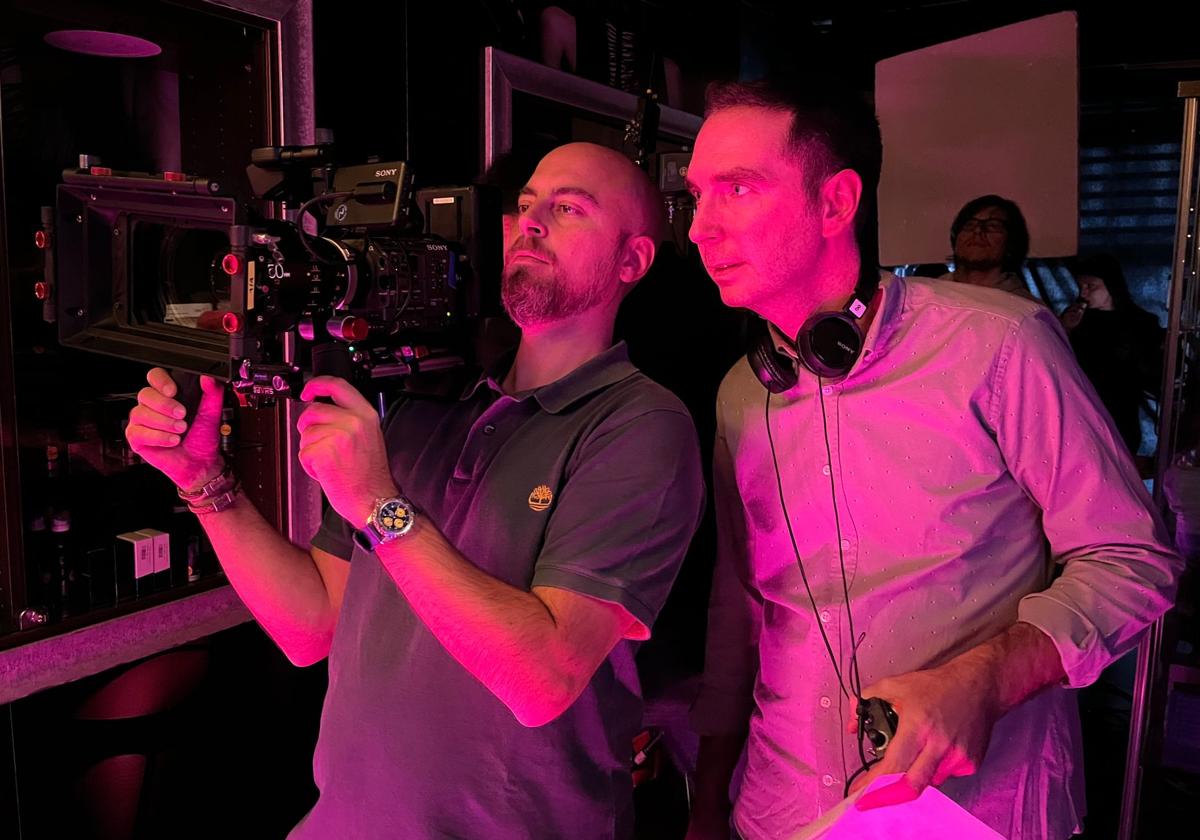 Pedro Estepa, a la derecha, durante el rodaje del cortometraje 'Sole'.