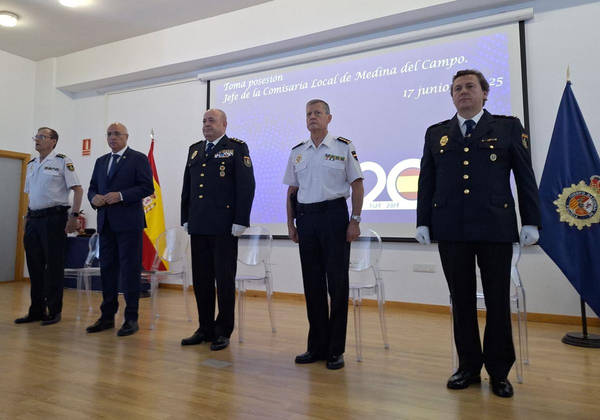 Toma de posesión del nuevo jefe de la Comisaría de la Policía Nacional en Medina del Campo.