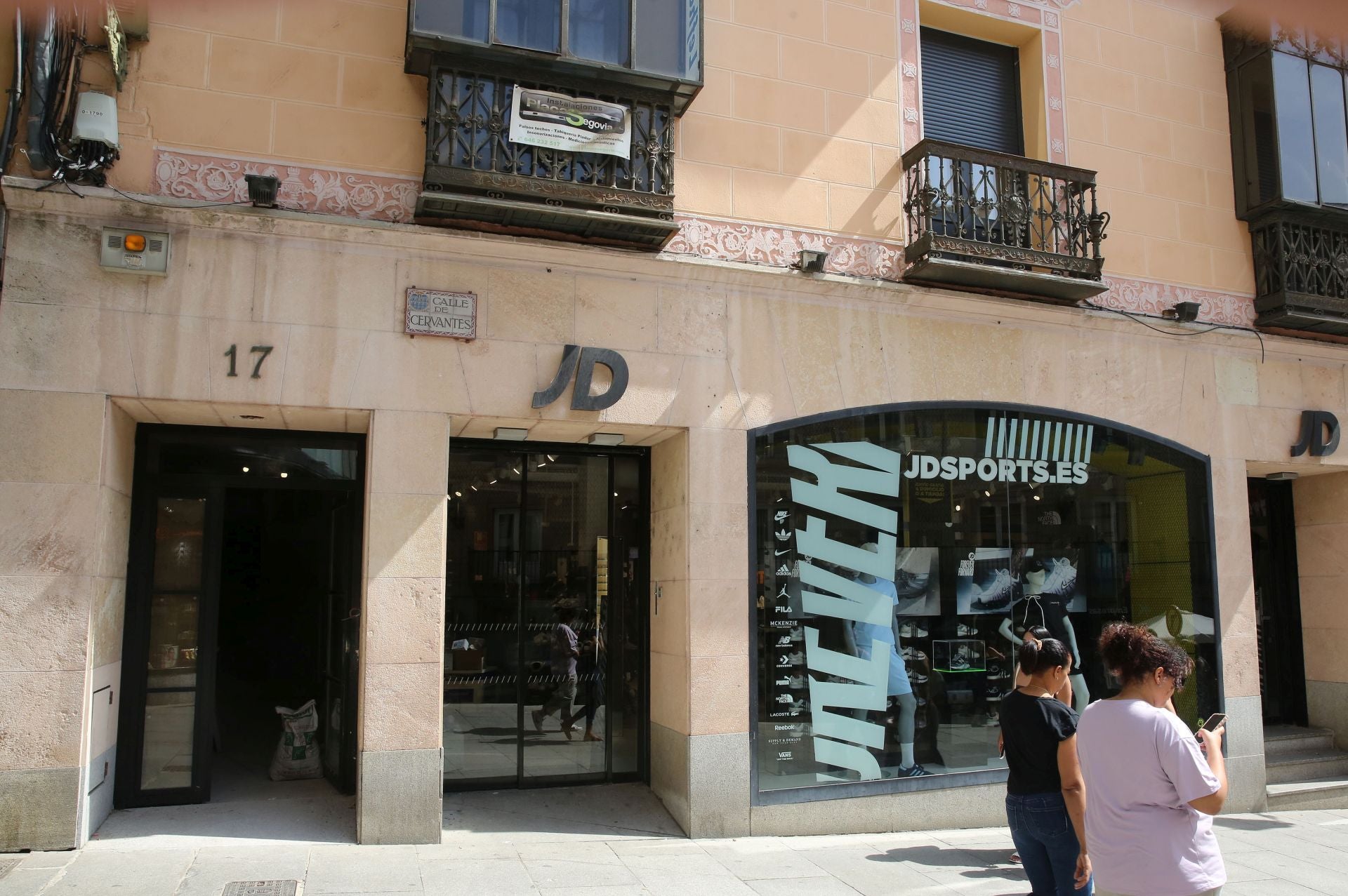 Tienda de la Calle Real en la que se produjo el robo.