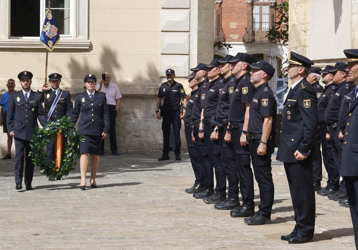 Acto de homenaje en Palencia a los policías nacionales víctimas del terrorismo.