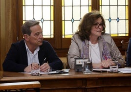 Emilio Polo y Sonia Lalanda, en un pleno del Ayuntamiento de Palencia.