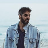 Autorretrato del fotógrafo Raúl Ortíz de Lejarazu en uno de los paisajes australianos que tanto le inspiran.