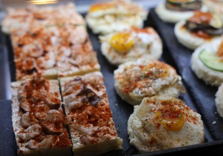 Tapas en el bar El Rincón de la Magia.
