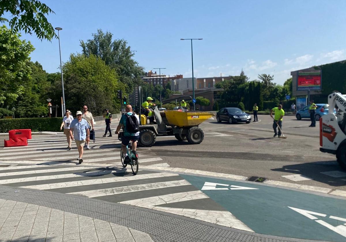 Puente vuelve a cargar contra la «chapuza» del carril bici de «Indolencio el Saboterrador»