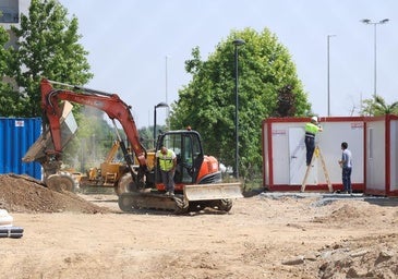 Obras de construcción de un bloque de 47 viviendas protegidas para el alquiler en la zona de Puente Jardín-Carretera de Burgos.