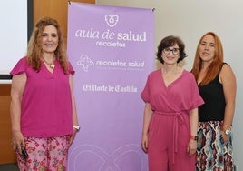 Las doctoras Victoria Martínez, Isabel Gippini y Violeta Tetilla en el Centro Cultural de San Agustín.