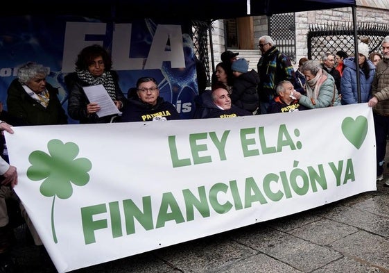 Concentración, en marzo, para reclamar fondos que permitan aplicar las medidas que garantiza la reciente Ley de ELA.