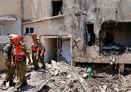 Daños en un edificio de Israel afectado por el impacto de un dron lanzado por Irán.