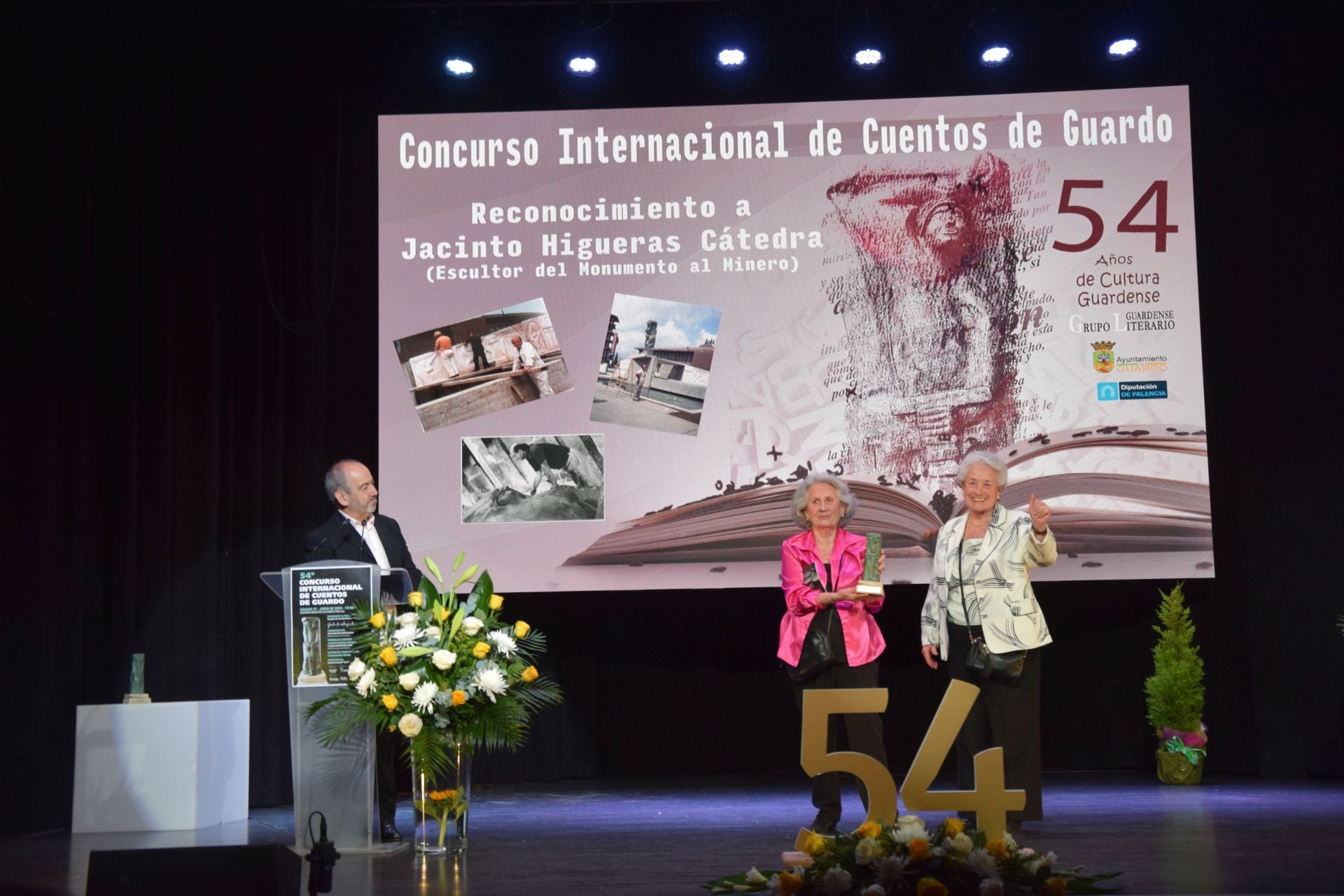 Entrega del premio del Concurso Internacional de Cuentos de Guardo