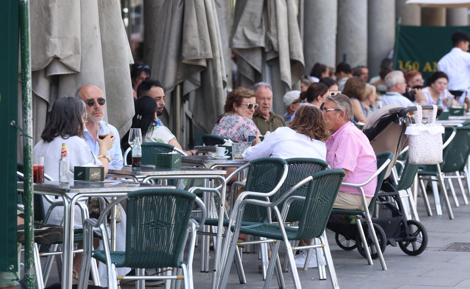 Ambiente en Valladolid a la hora del vermú el Día del Corpus