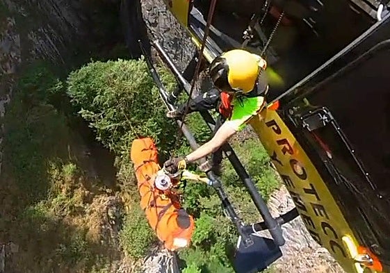Imagen del rescate en Valporquero.