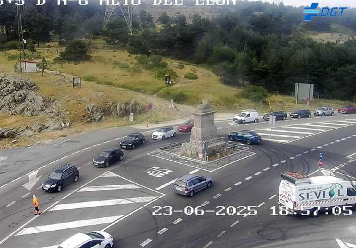 Atasco este lunes en el Alto del León.