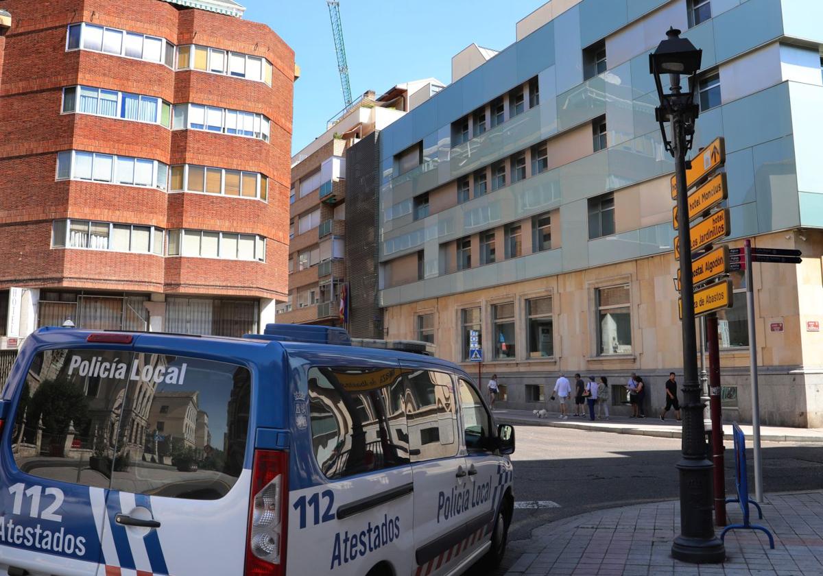 Vehículo de la Policía Local de Palencia en una imagen de archivo.