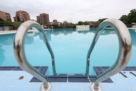 El vaso de la piscina Riosol es el más grande de los cinco de verano con los que cuenta la ciudad.