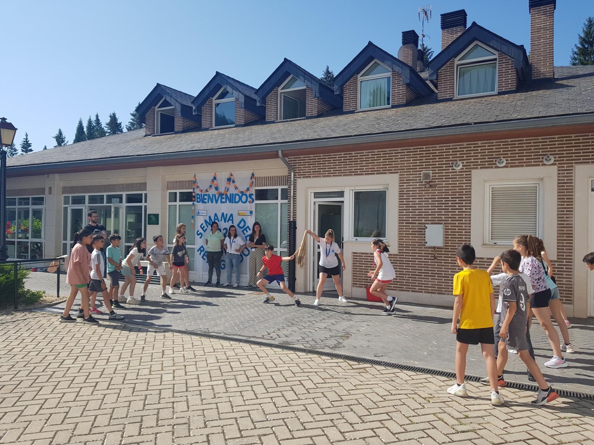 Celebración del día del refugiado en el centro San Juan de Dios de Aguilar