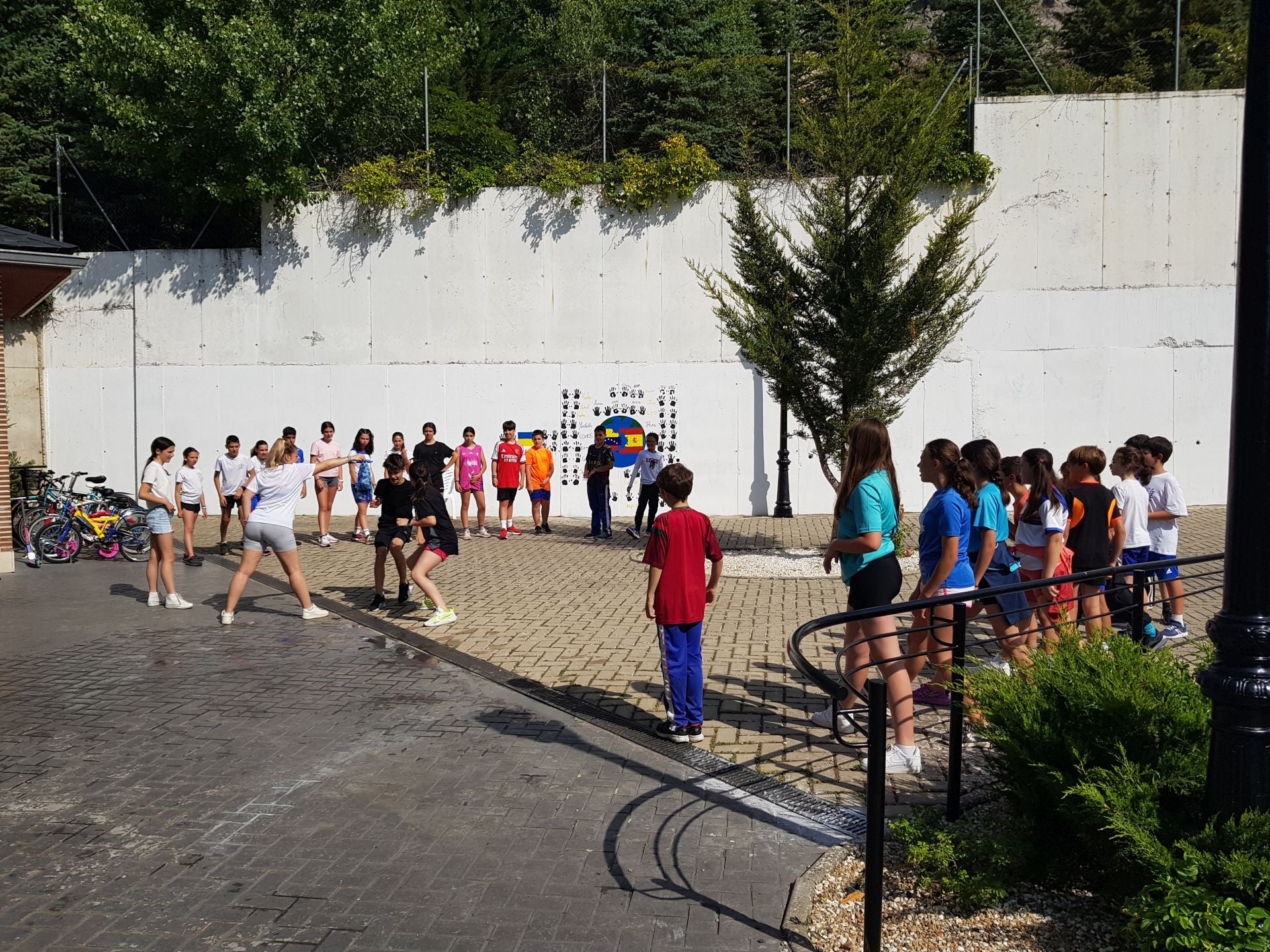Celebración del día del refugiado en el centro San Juan de Dios de Aguilar