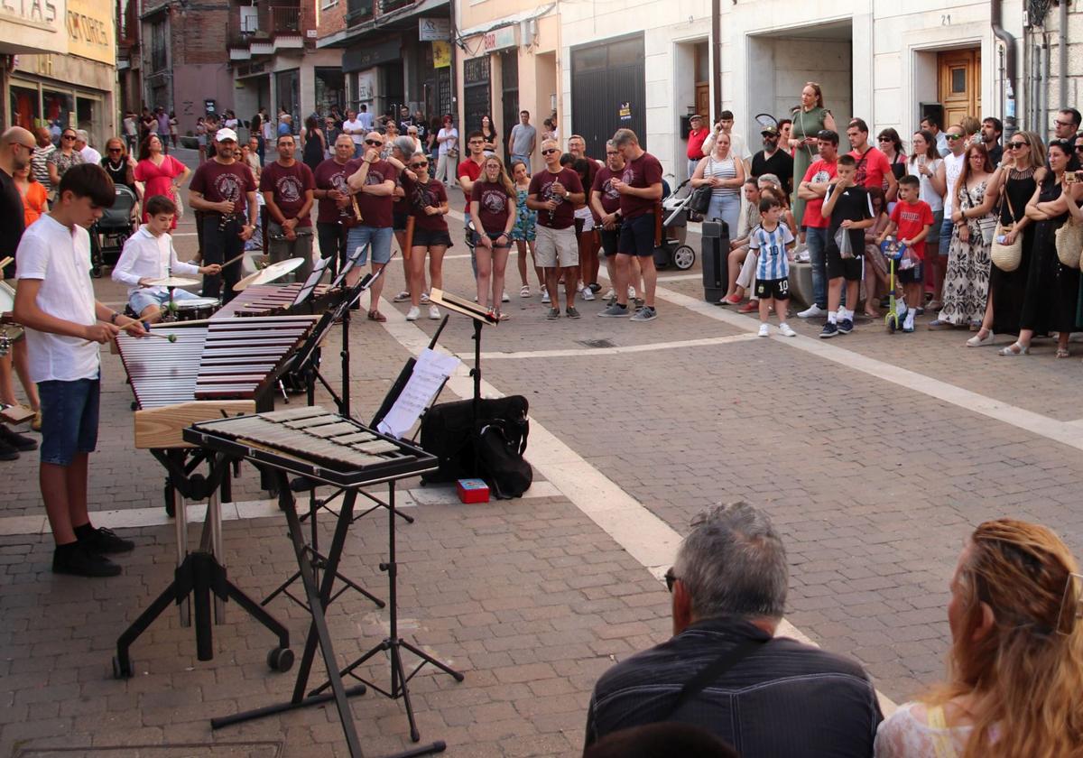 Paseo musical, ayer, por las calles de Cuéllar.