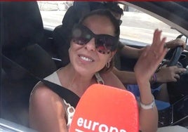 Pastora Soler a la salida del hospital.