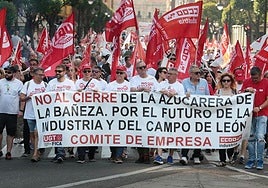 Protesta contra el cierre de la planta de Azucarera en La Bañeza, el pasado 14 de junio.