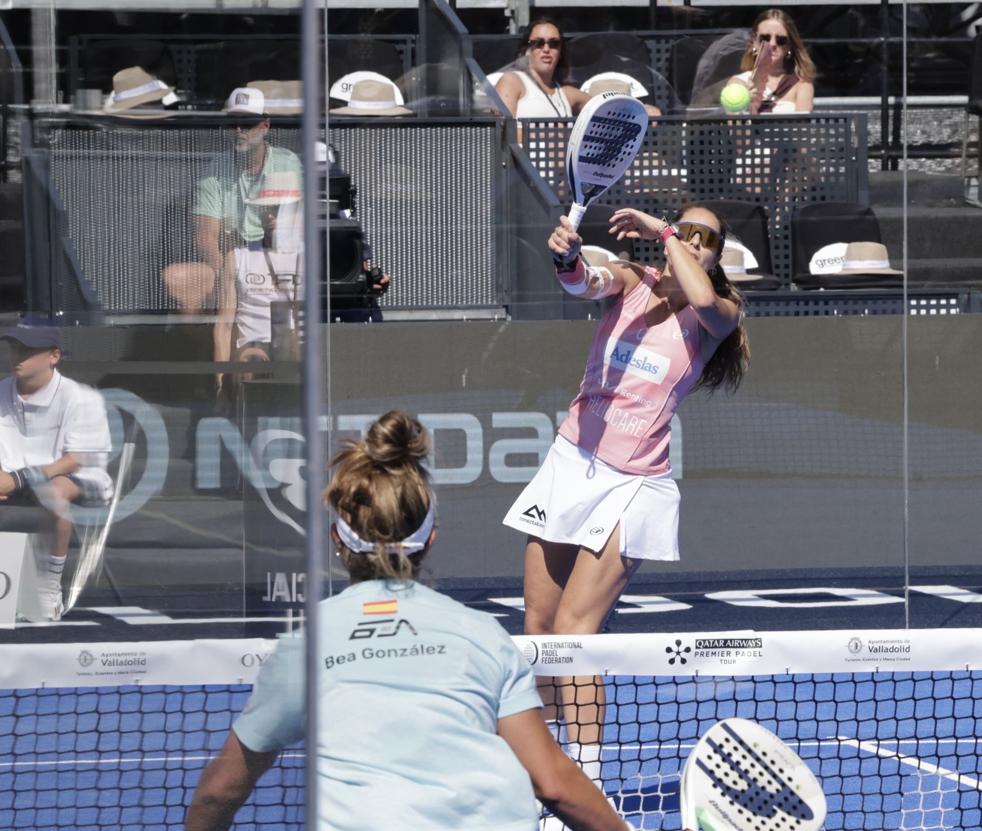 Las imágenes de la penúltima jornada del Premier Padel en la Plaza Mayor