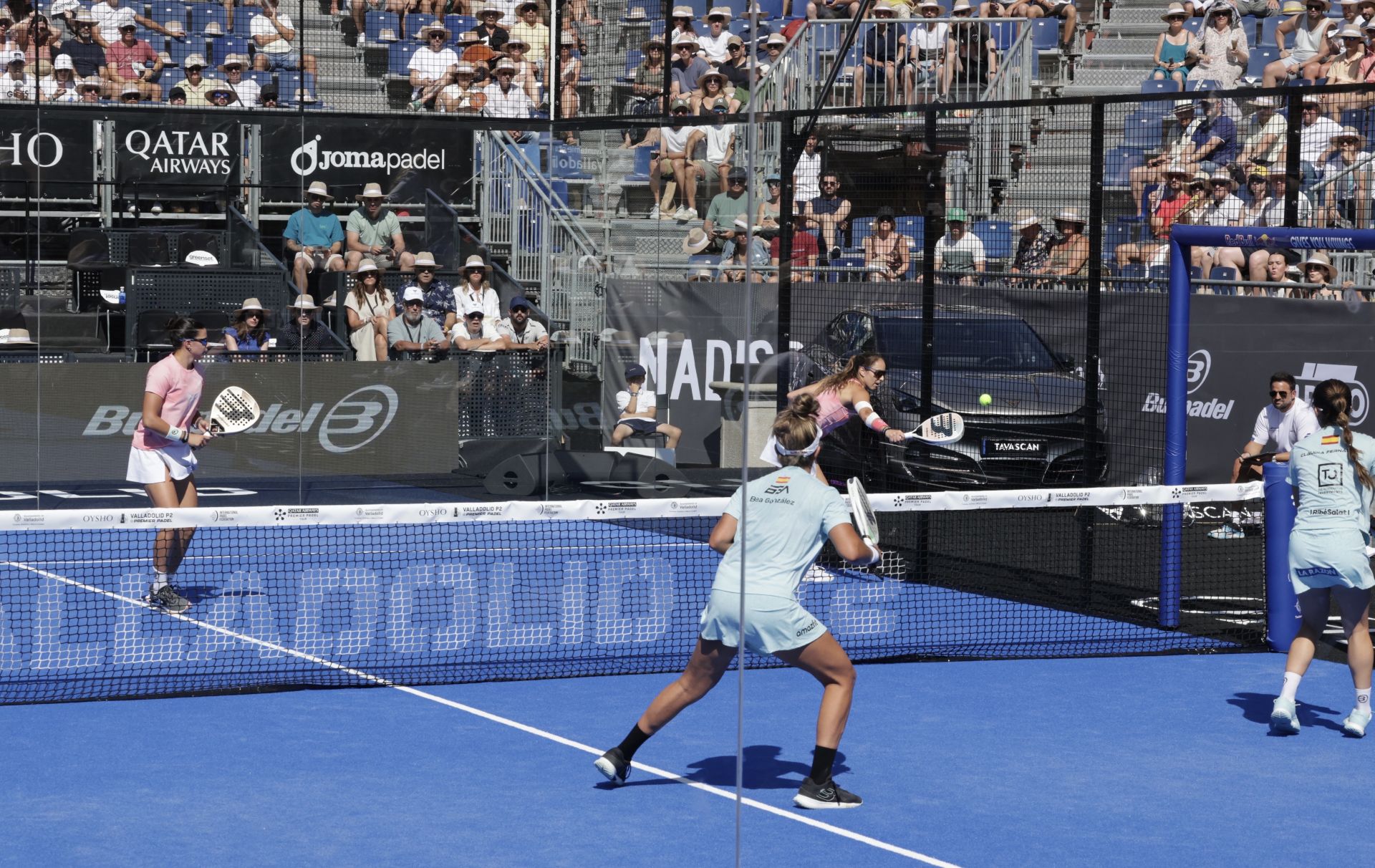 Las imágenes de la penúltima jornada del Premier Padel en la Plaza Mayor