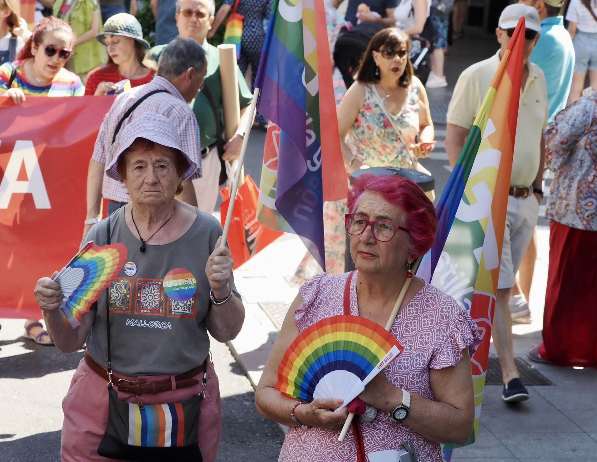 Las imágenes de la manifestación LGTBI en Valladolid