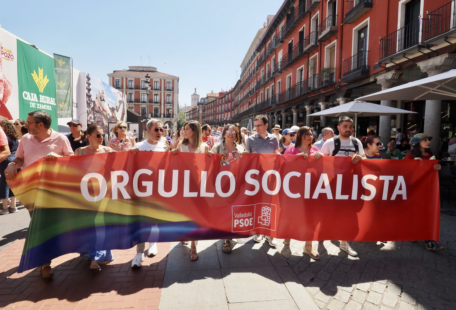 Las imágenes de la manifestación LGTBI en Valladolid