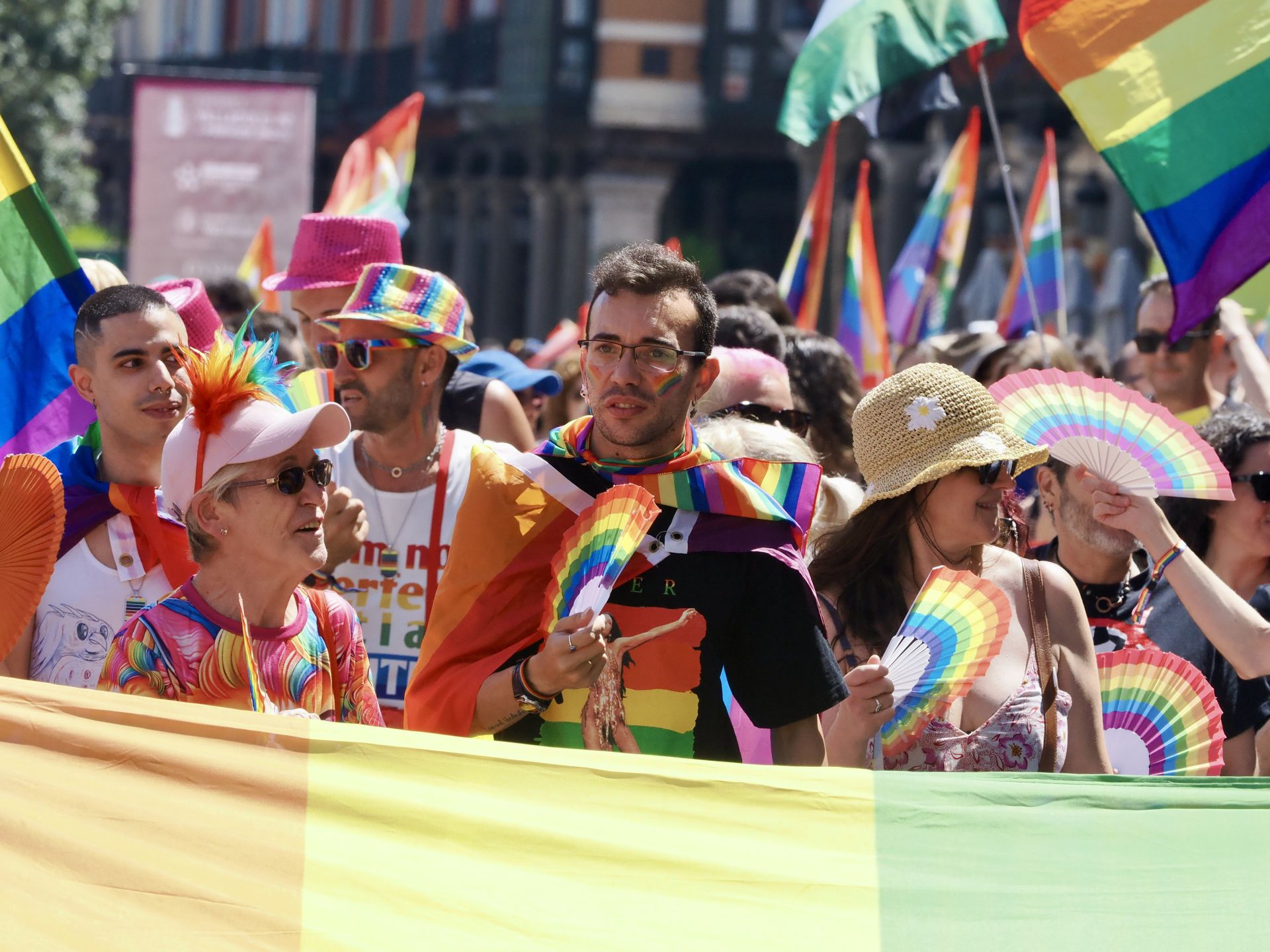 Las imágenes de la manifestación LGTBI en Valladolid